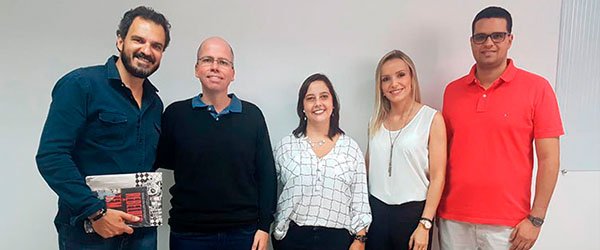 Os professores Nikola Arsenic, José Ricardo, Aline Gouvêa, Juliana Borges e Bruno Fernandes na aula inaugural de Pós-graduação em Técnicas Projetuais e BIM