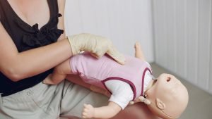 RCP em bebês e crianças. Descubra como fazer RCP em recém-nascidos