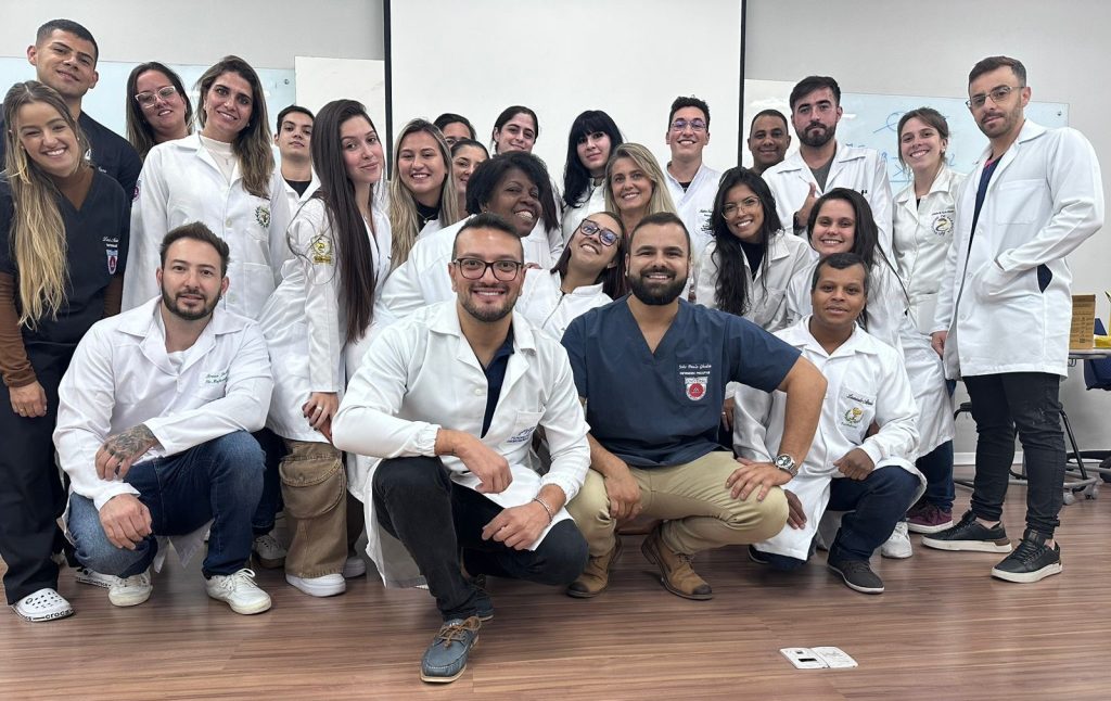 Turma de Coleta de sangue e aplicação de medicamento injetáveis