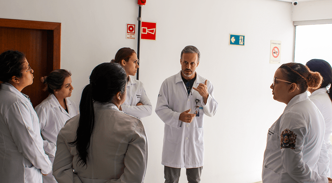 Aulão de Terapia Intensiva para Enfermagem capacita profissionais para atuação em UTI em Juiz de Fora