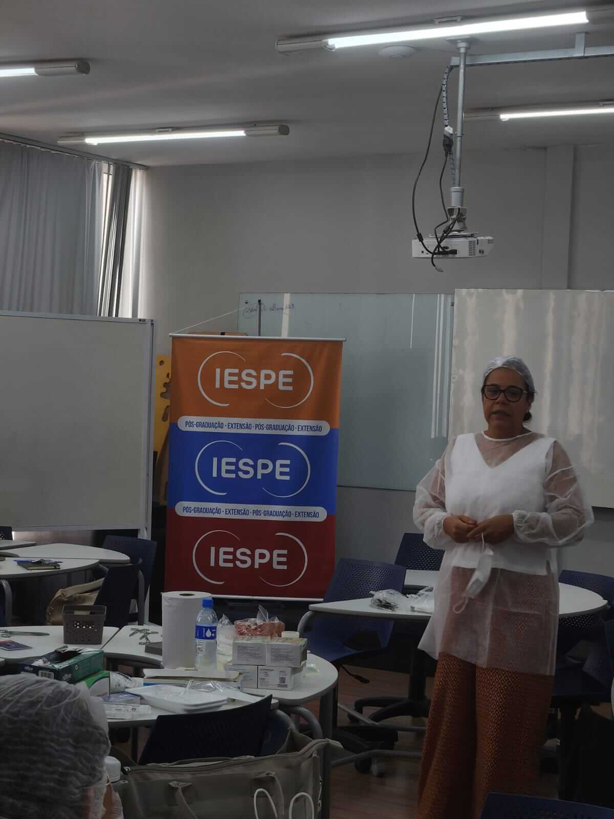 Pós em Estomaterapia em Juiz de Fora | Prática com Desbridamento e Sutura no IESPE